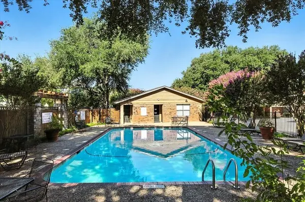 5642 Cedar Creek Drive, Benbrook, TX 76109