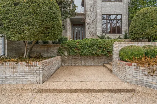 3716 Briarhaven Road, Fort Worth, TX 76109