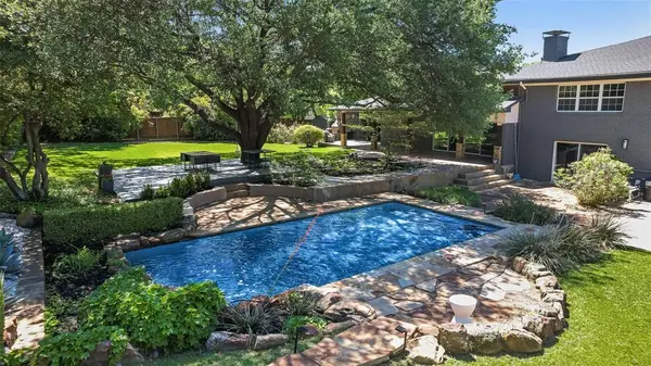 7037 Alpha Road, Dallas, TX 75240