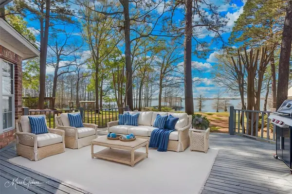 6521 N Lakeshore Drive, Shreveport, LA 71107