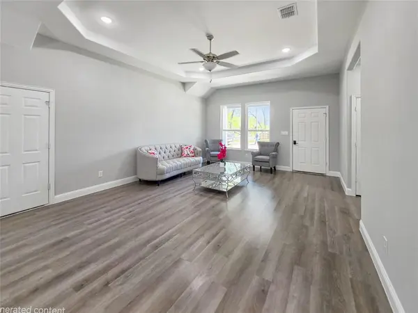 6104 Chickasaw Drive, Mabank, TX 75156