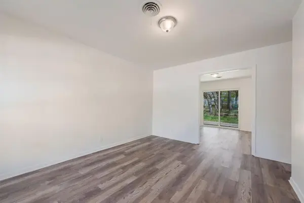 33 Somerset Terrace, Bedford, TX 76022