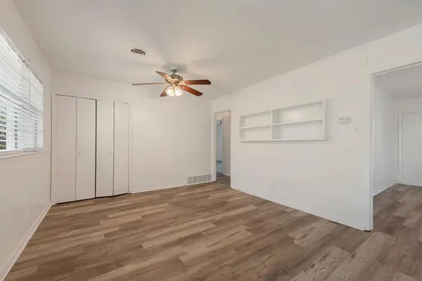 33 Somerset Terrace, Bedford, TX 76022