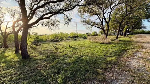 1811 S Oak Street, Brady, TX 76825