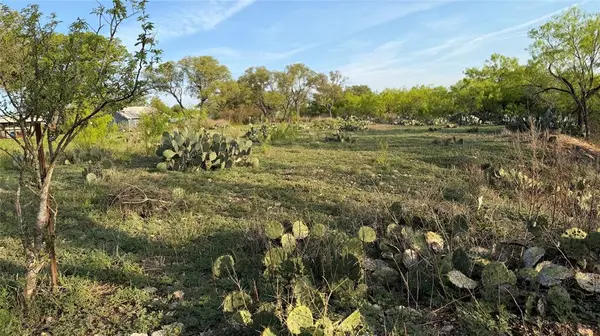 1811 S Oak Street, Brady, TX 76825