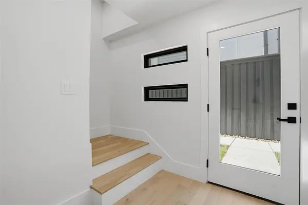 4526 Cabell Drive #100, Dallas, TX 75204