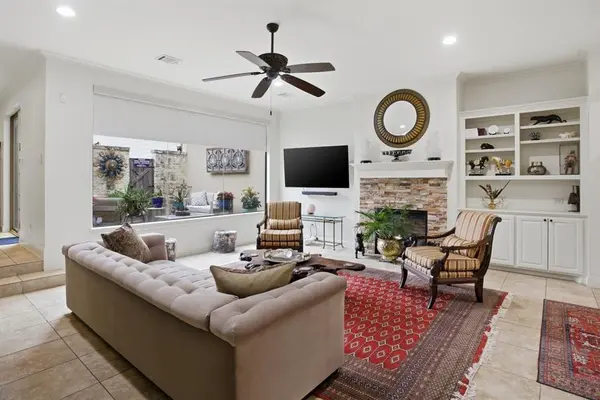 5026 Pershing Avenue, Fort Worth, TX 76107