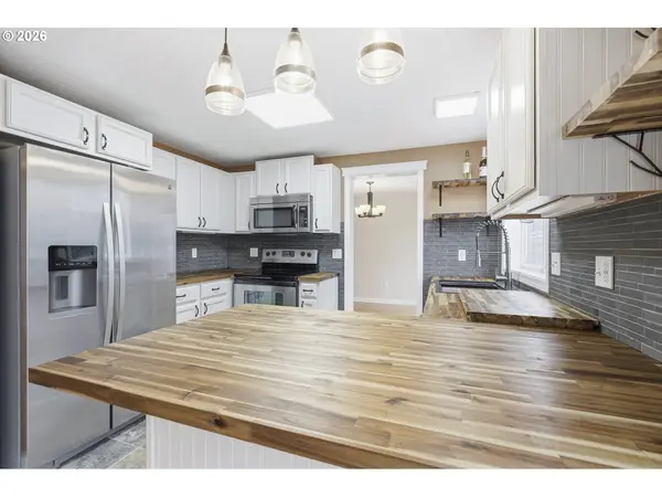 1559 E 2ND ST, Newberg, OR 97132