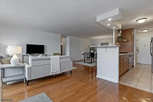 530 Valley Rd - 3L #3L, Montclair Twp., NJ 07043