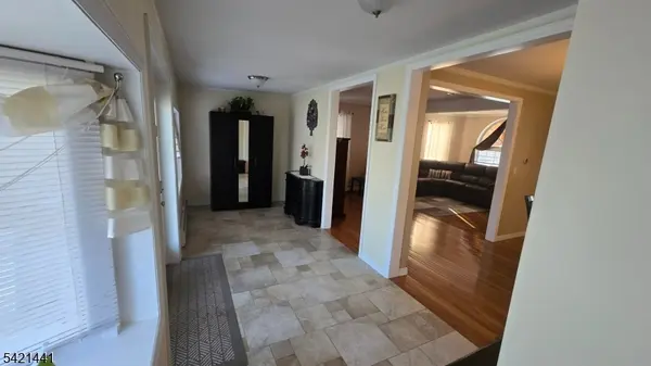 206 E Clay Ave, Roselle Park Boro, NJ 07204