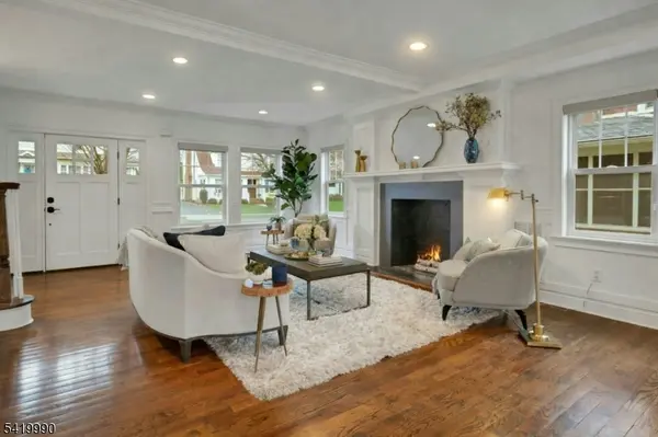 20 N Summit Ave, Chatham Boro, NJ 07928