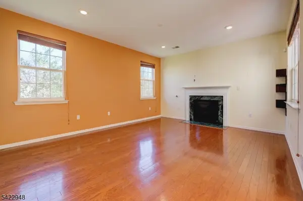 44 Scarlet Oak Dr, Montgomery Twp., NJ 08540