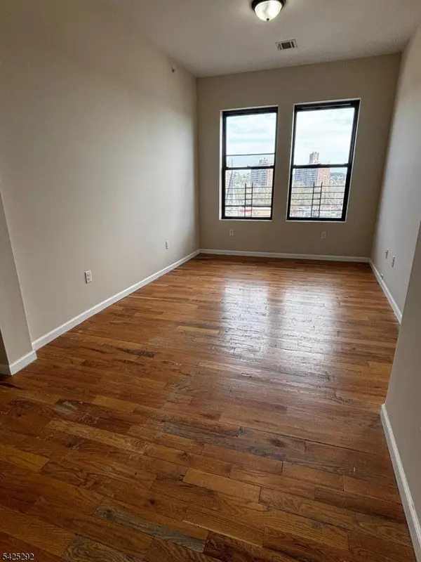 40-42 Broadway #5B, Paterson City, NJ 07505