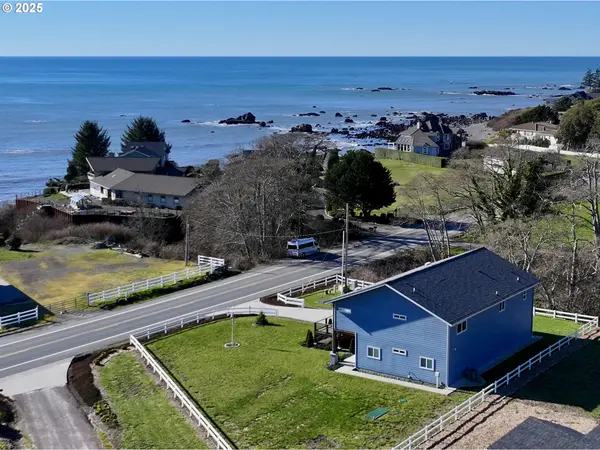 15289 OCEANVIEW DR, Brookings, OR 97415