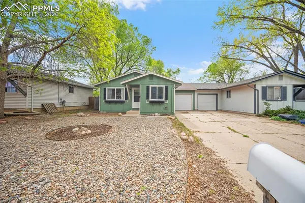 1823 Saratoga DR, Colorado Springs, CO 80910