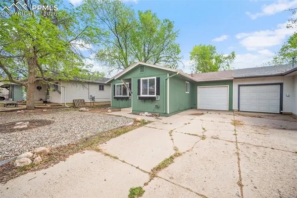 1823 Saratoga DR, Colorado Springs, CO 80910