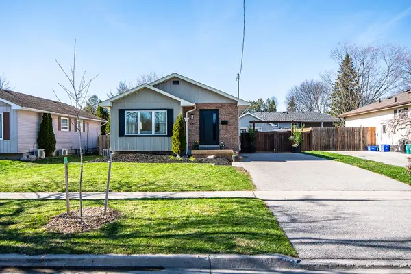 202 Willis AVE, Whitby, ON L1N 9J9