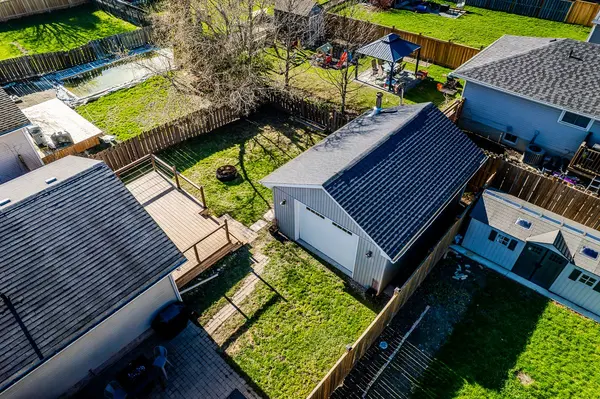 202 Willis AVE, Whitby, ON L1N 9J9