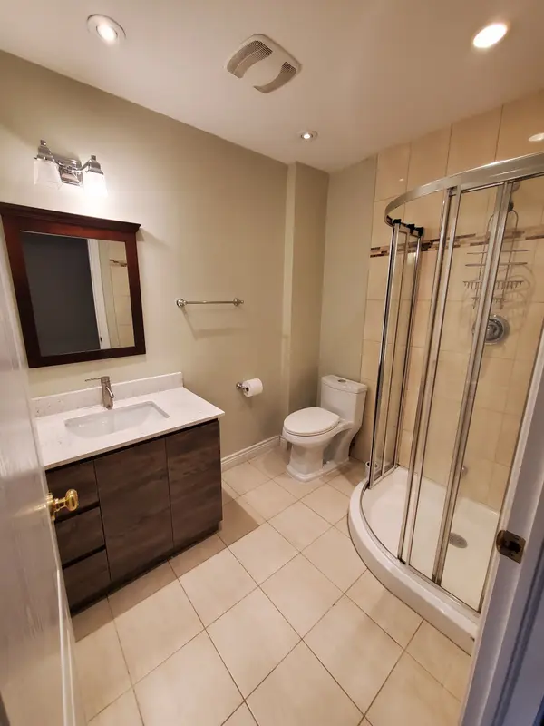 37 Laureleaf, Thornhill Laureleaf RD #37, Markham, ON L3T 2X6