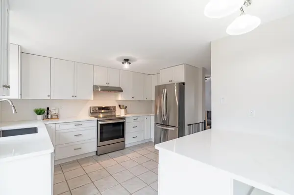 409 Anne ST N, Barrie, ON L4N 7A4