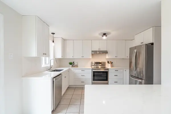 409 Anne ST N, Barrie, ON L4N 7A4