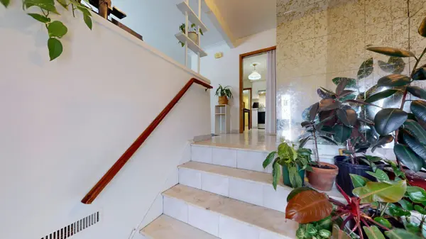 68 Paulvale CRES, Toronto W05, ON M3J 1K5