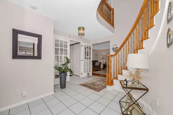 1850 Thornecrest ST, Orleans - Convent Glen And Area, ON K1C 6K8