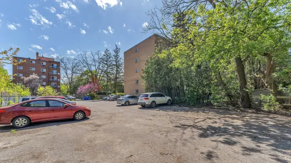 104 Devonshire AVE #204, London South, ON N6C 2H8