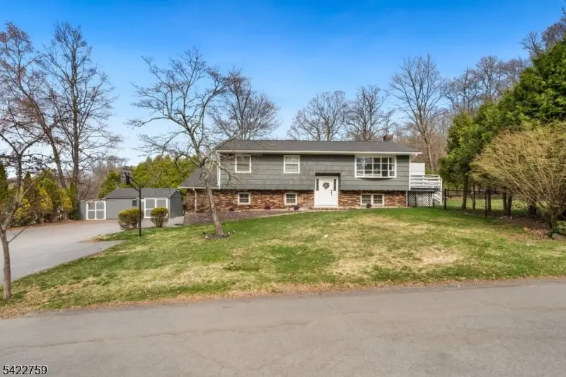 13 Hunters Ln, Byram Twp., NJ 07821