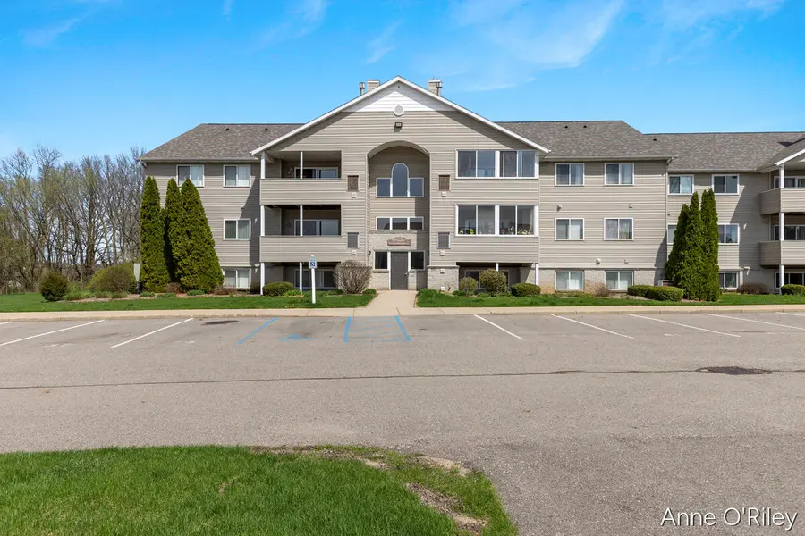 8348 Jasonville CT SE #33, Caledonia Twp, MI 49316
