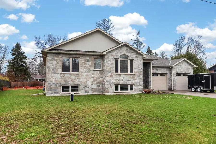 3019 Sandy Cove DR, Innisfil, ON L9S 2K1