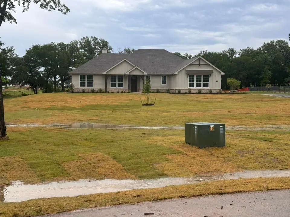 156 Oak Grove Way, Springtown, TX 76082