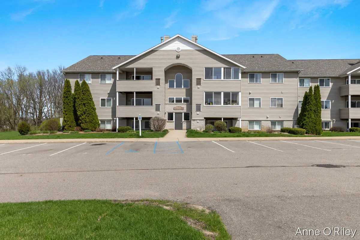 8348 Jasonville CT SE #33, Caledonia Twp, MI 49316