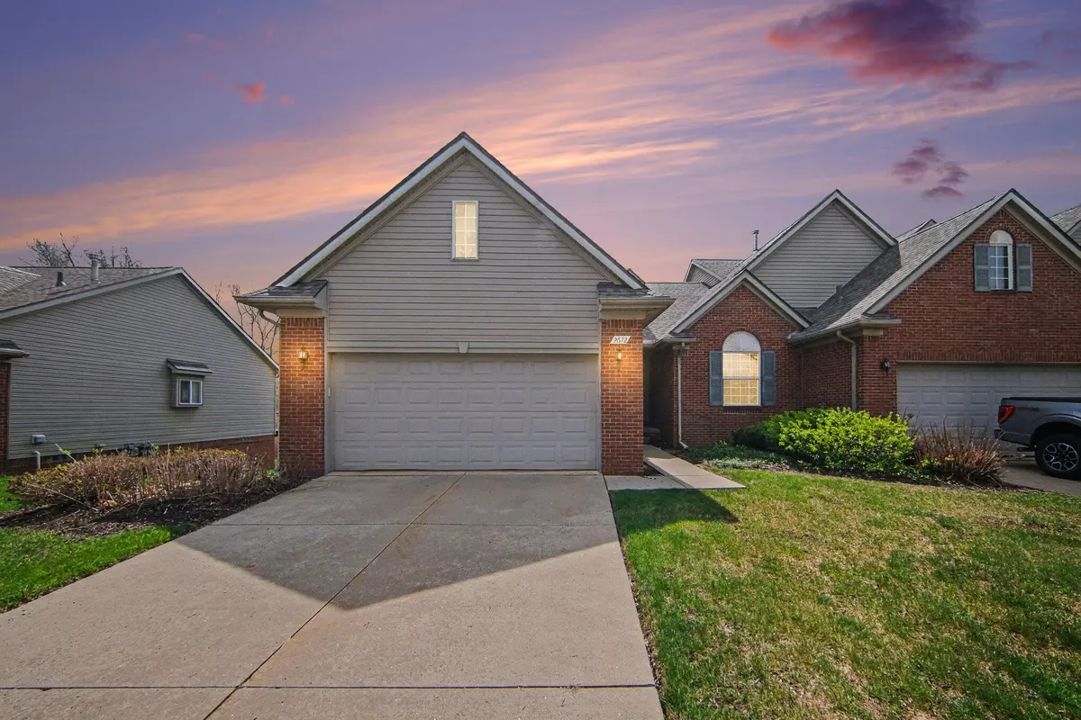 2672 Ambassador DR, Ypsilanti Twp, MI 48198