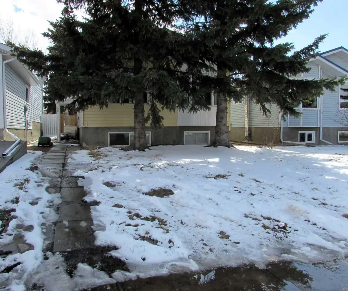 65 Roberts CRES, Red Deer, AB T4P 3K7
