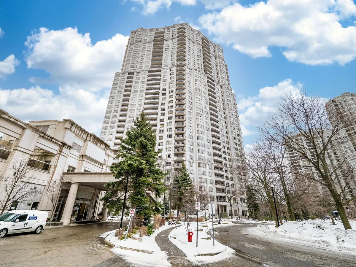 25 Kingsbridge Garden CIR #PHO8, Mississauga, ON L5R 4B1