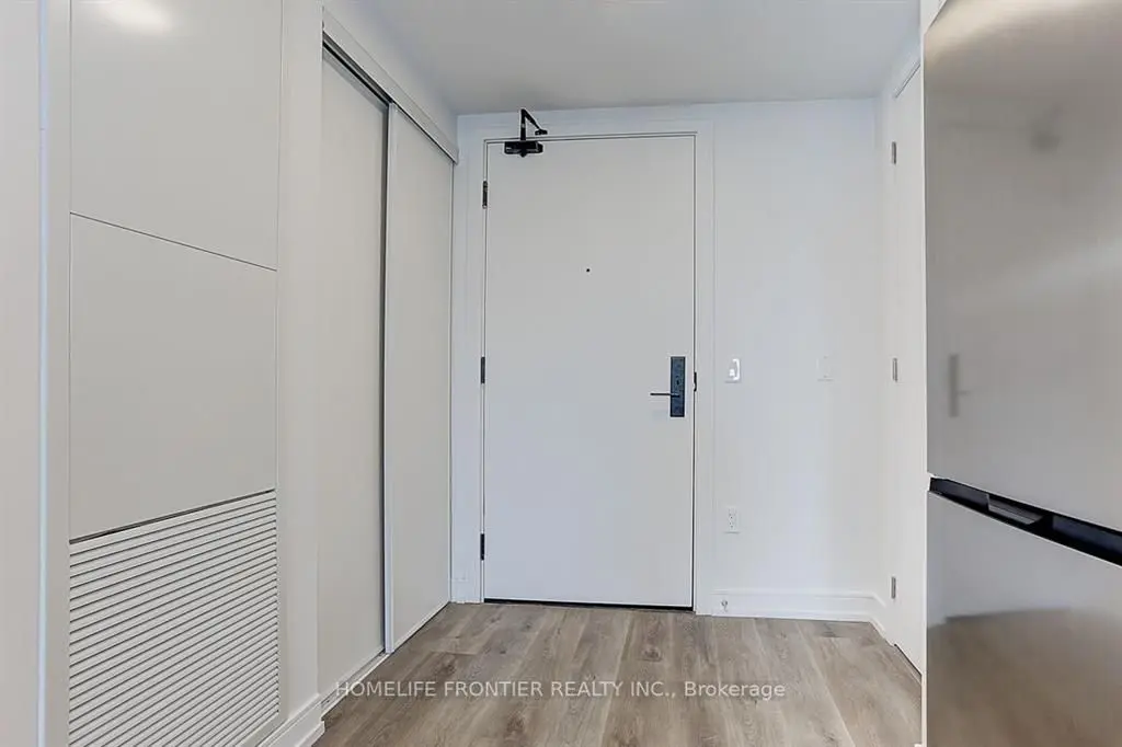 1 Jarvis ST #433, Hamilton, ON L8R 3J2