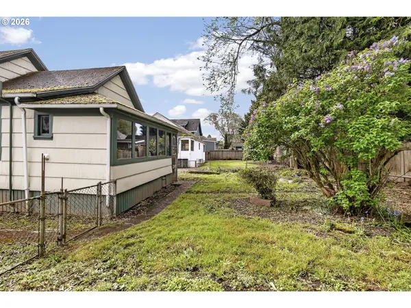 4857 NE 11TH AVE, Portland, OR 97211