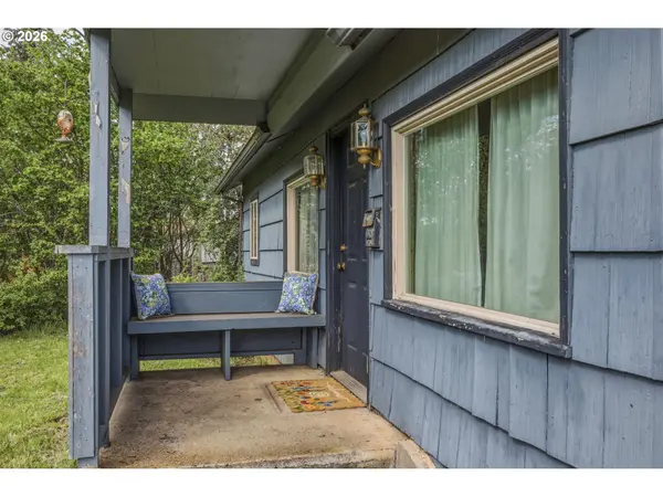 82661 MINNICK RD, Dexter, OR 97431