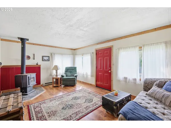 82661 MINNICK RD, Dexter, OR 97431