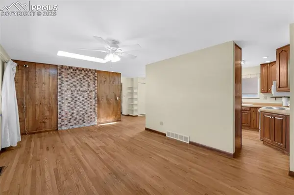 1115 Kingsley DR, Colorado Springs, CO 80909