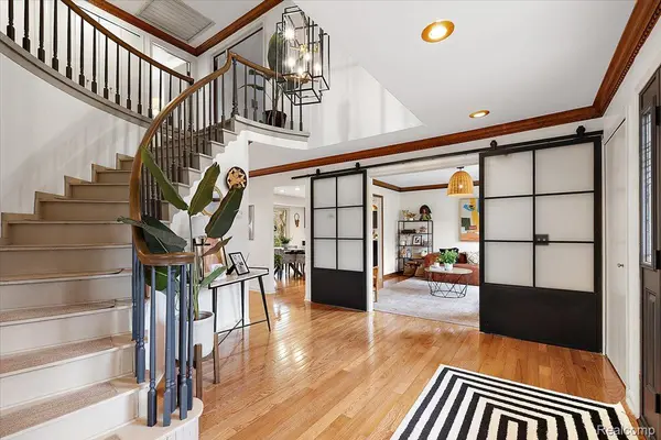 1732 Kilburn RD N, Rochester Hills, MI 48306