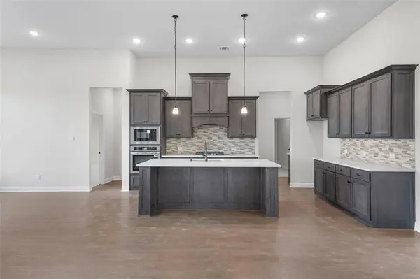 136 Lila Lake Drive, Waxahachie, TX 75165