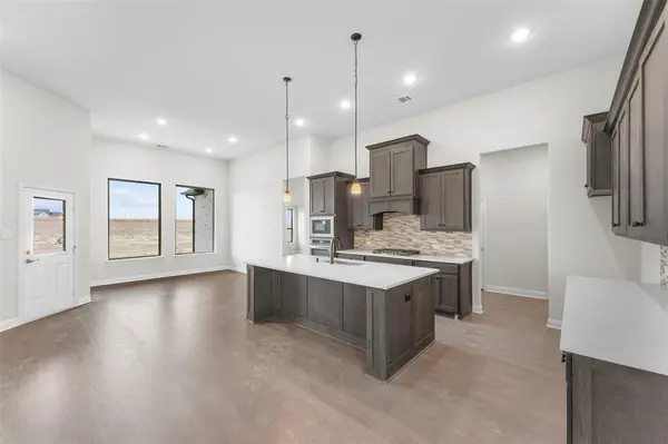 136 Lila Lake Drive, Waxahachie, TX 75165