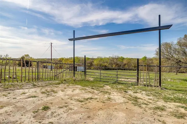 599 Private Road 3630, Springtown, TX 76020