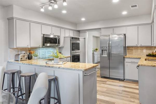 1140 Stoney Creek Drive, Cedar Hill, TX 75104