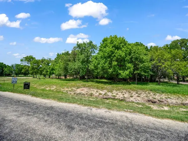 1120 Paradise Parkway, Poolville, TX 76487