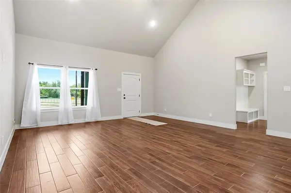 101 Monarch Lane, Poolville, TX 76487