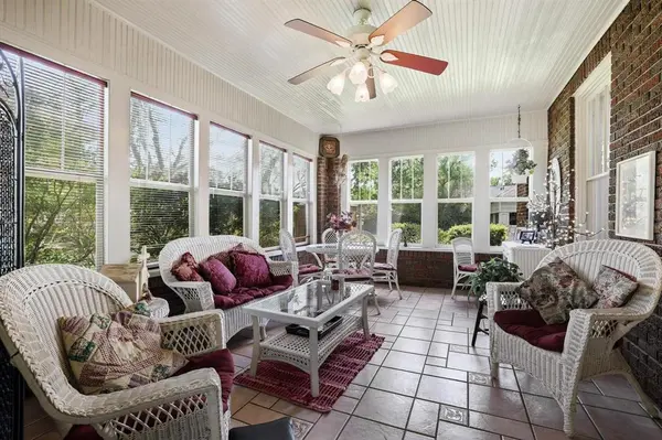 304 E 9th Street, Bonham, TX 75418