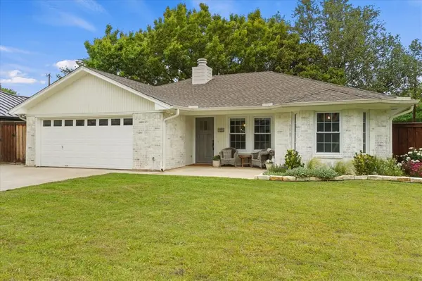 605 Meadow Lane, Roanoke, TX 76262